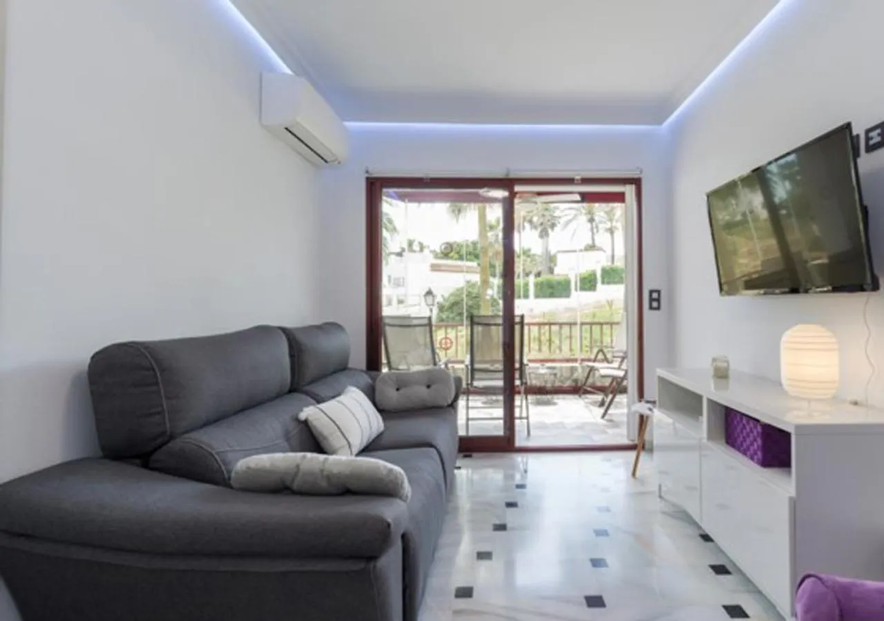 Apartment With Sea View 