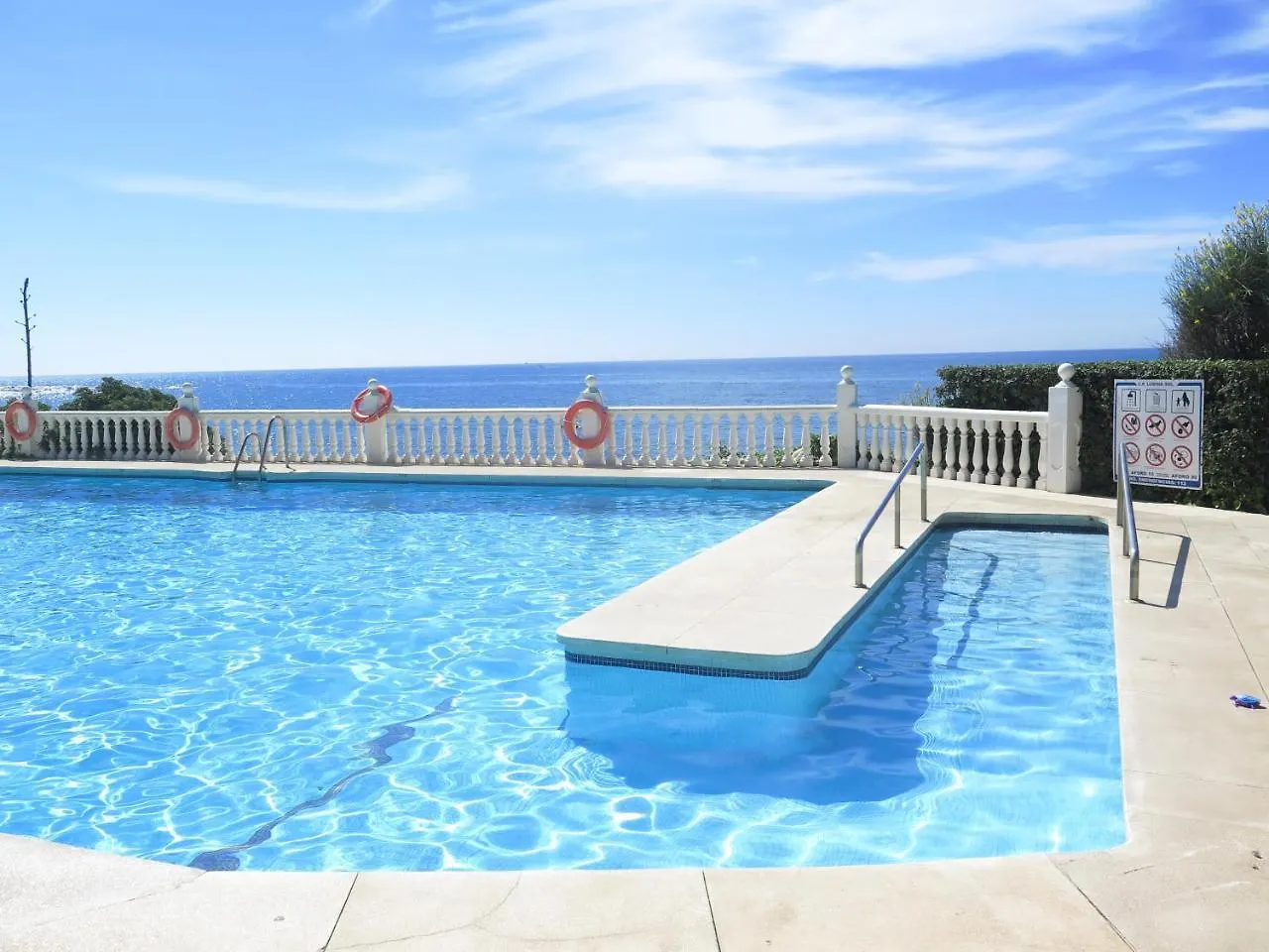 Apartment With Sea View 